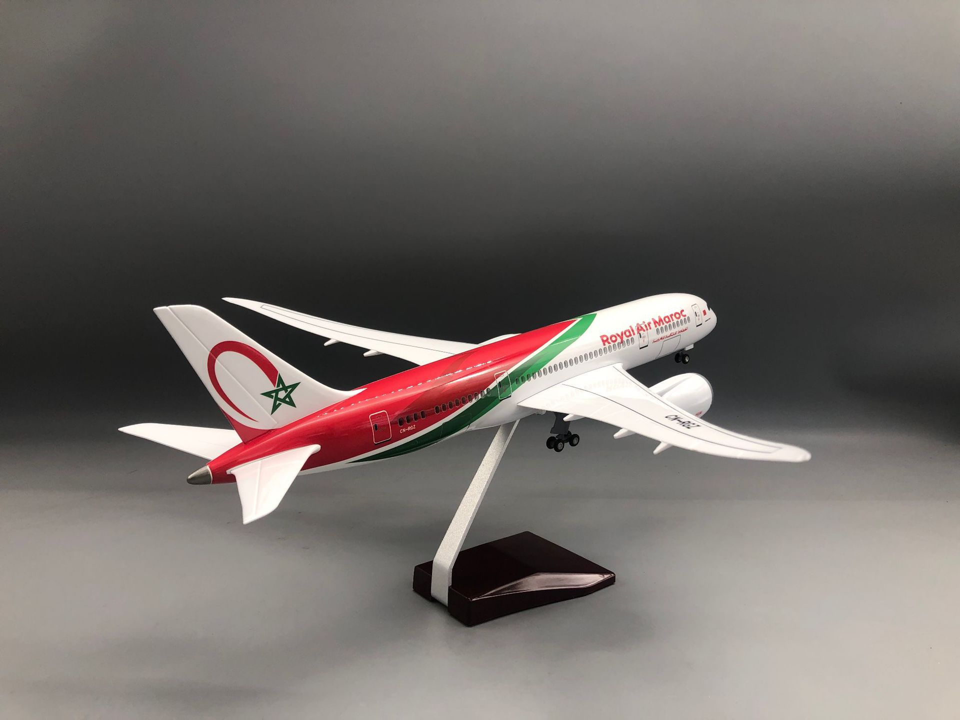 1/130 Ölçekli Royal Air Maroc  - Office Technology incelemesi ve fiyatı