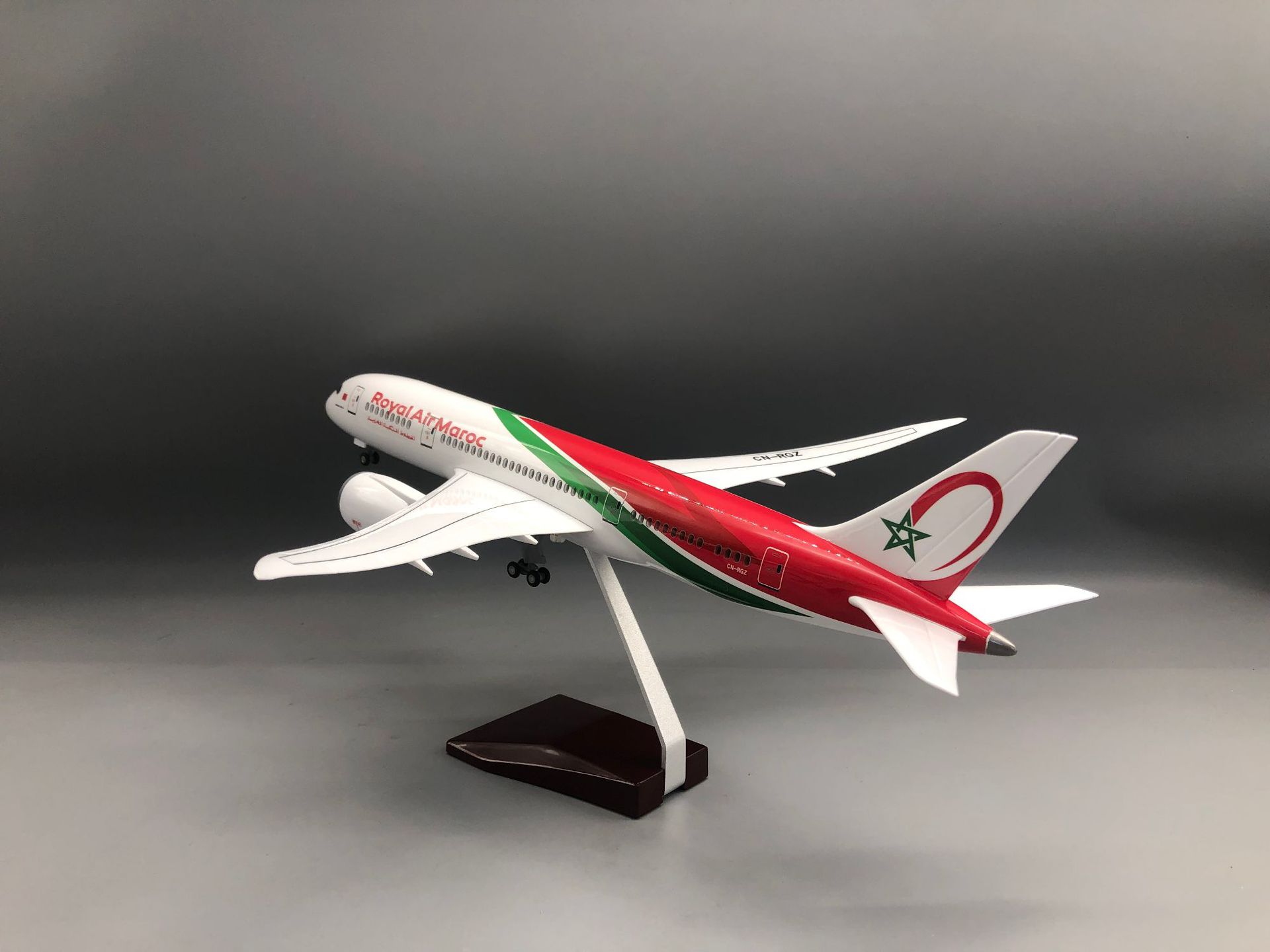 1/130 Ölçekli Royal Air Maroc  - Office Technology incelemesi ve fiyatı